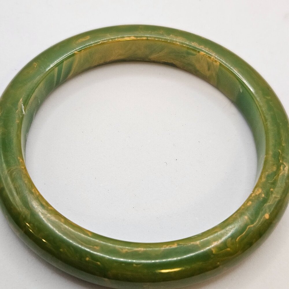 Bakelite Bangle Bracelet